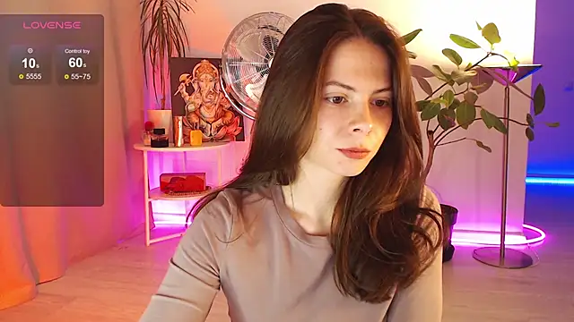 ChloeSummers online show from October 31, 2025, 12:35 pm