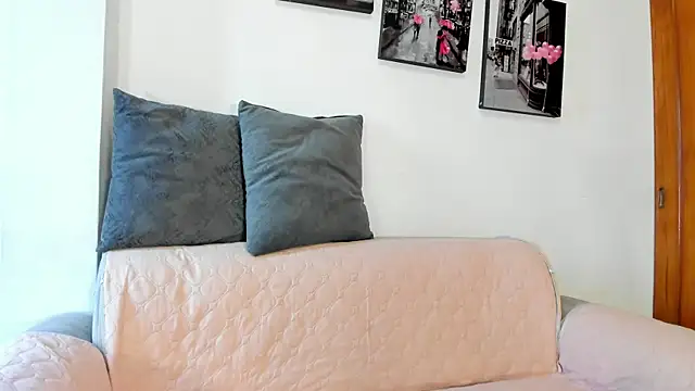 Grettel w online show from April 13, 2026, 7:40 pm