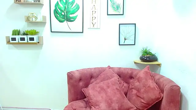 Snapshot of Aliciacute__ chatting on February 13, 2026, 7:58 pm Aliciacute online show from February 13, 2026, 7:58 pm