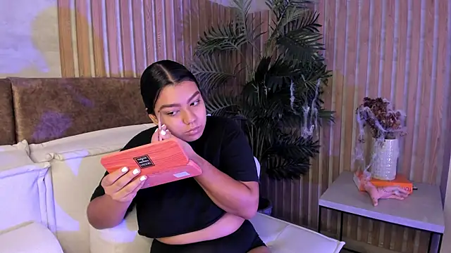 SadieFoster online show from October 21, 2025, 12:59 pm