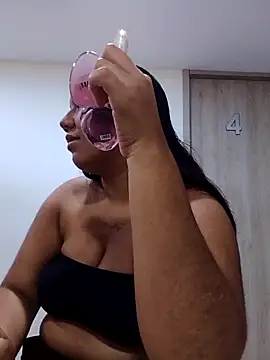 SadieFoster online show from September 27, 2025, 1:28 pm