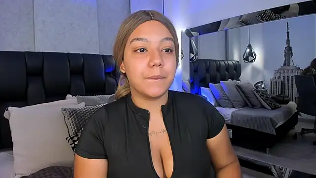 SadieFoster online show from September 24, 2025, 1:50 pm