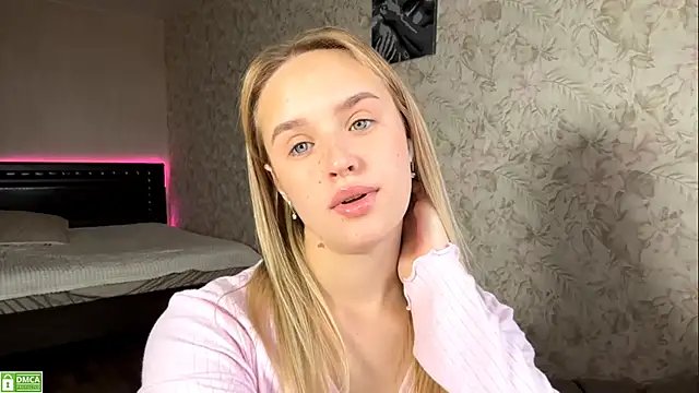 ElisabetLorney online show from October 28, 2025, 7:40 am