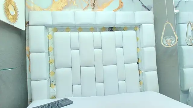 Snapshot of Lily__Rouse__ chatting on September 30, 2025, 2:45 pm Lily Rouse online show from September 30, 2025, 2:45 pm