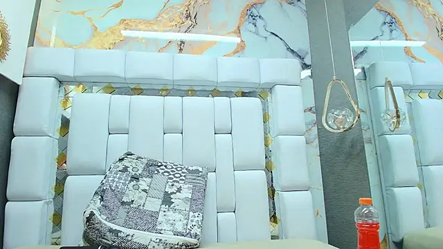 Snapshot of Lily__Rouse__ chatting on October 5, 2025, 2:19 pm Lily Rouse online show from October 5, 2025, 2:19 pm