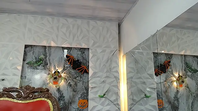 Snapshot of Lily__Rouse__ chatting on October 27, 2025, 2:29 pm Lily Rouse online show from October 27, 2025, 2:29 pm