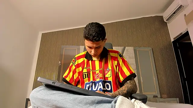 Snapshot of liaamsmiith_ chatting on September 27, 2025, 12:22 pm liaamsmiith online show from September 27, 2025, 12:22 pm