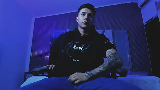 Snapshot of liaamsmiith_ chatting on September 25, 2025, 12:11 pm liaamsmiith online show from September 25, 2025, 12:11 pm