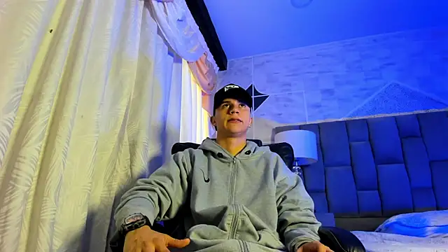 Snapshot of liaamsmiith_ chatting on October 10, 2025, 12:17 pm liaamsmiith online show from October 10, 2025, 12:17 pm