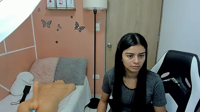 Snapshot of valerihouse chatting on December 23, 2024, 8:57 pm valerihouse online show from December 23, 2024, 8:57 pm