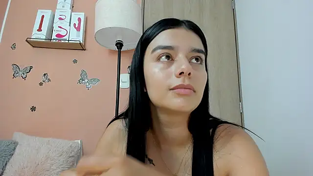 Snapshot of valerihouse chatting on February 10, 2025, 10:19 pm valerihouse online show from February 10, 2025, 10:19 pm