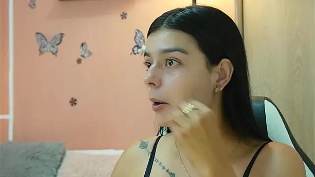Snapshot of valerihouse chatting on February 24, 2025, 9:41 pm valerihouse online show from February 24, 2025, 9:41 pm
