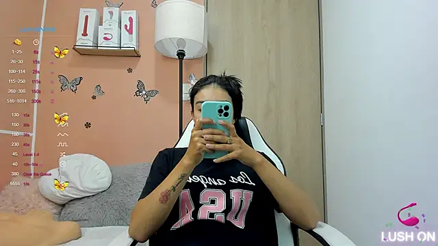 Snapshot of valerihouse chatting on December 3, 2024, 11:40 pm valerihouse online show from December 3, 2024, 11:40 pm