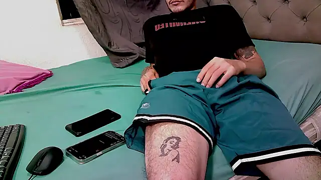 Snapshot of g0lden_boss chatting on October 11, 2025, 3:07 am g0lden boss online show from October 11, 2025, 3:07 am