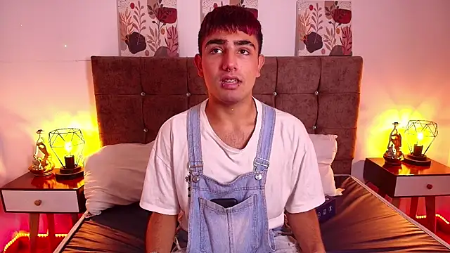 Snapshot of Ares_Alpha chatting on October 6, 2025, 7:36 pm Ares Alpha online show from October 6, 2025, 7:36 pm