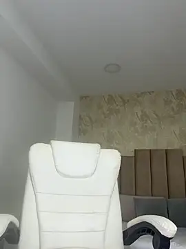 Scarlett 12 online show from April 7, 2026, 9:22 am