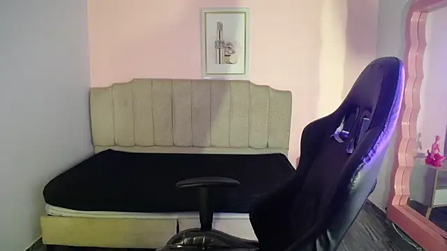 Snapshot of Vivi_rosse_ch chatting on October 21, 2025, 3:39 am Vivi rosse ch online show from October 21, 2025, 3:39 am