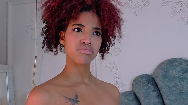 Snapshot of Charlotte-Novac chatting on October 14, 2025, 4:07 pm Charlotte-Novac online show from October 14, 2025, 4:07 pm