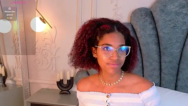 Snapshot of Charlotte-Novac chatting on October 1, 2025, 1:26 pm Charlotte-Novac online show from October 1, 2025, 1:26 pm