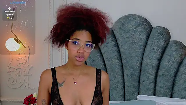 Snapshot of Charlotte-Novac chatting on October 9, 2025, 11:44 am Charlotte-Novac online show from October 9, 2025, 11:44 am