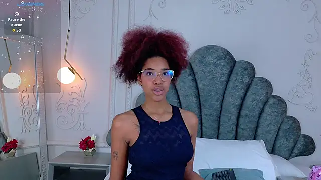 Snapshot of Charlotte-Novac chatting on October 10, 2025, 3:57 pm Charlotte-Novac online show from October 10, 2025, 3:57 pm