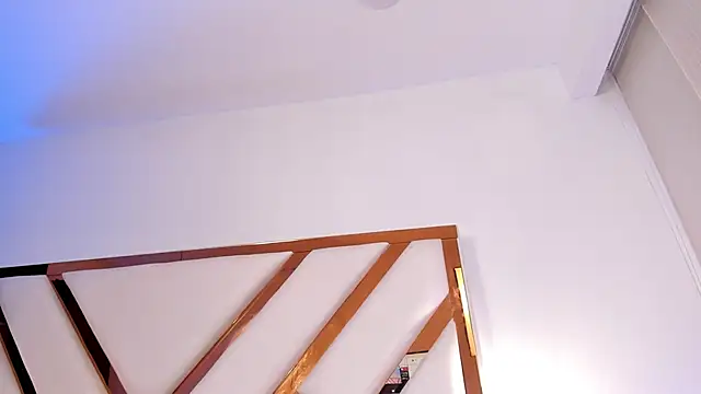 Niicolle Evanss online show from April 18, 2026, 7:51 pm