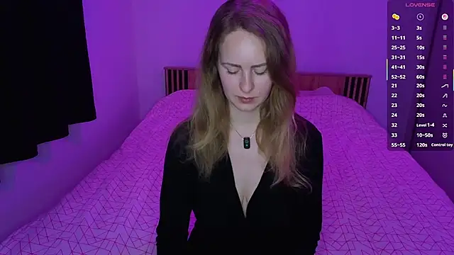 LyraHotty online show from March 27, 2026, 9:16 pm