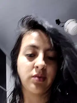 Snapshot of salo-rousee chatting on September 9, 2025, 4:27 pm salo-rousee online show from September 9, 2025, 4:27 pm