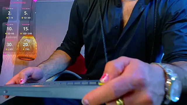 Thaiel Fosteer online show from October 4, 2025, 6:04 am