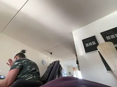 Tina-Maria online show from October 18, 2025, 11:45 am