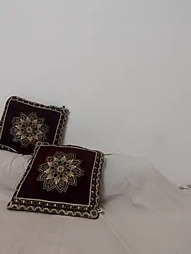 Snapshot of Miss_Riya20 chatting on October 17, 2025, 5:33 am Miss Riya20 online show from October 17, 2025, 5:33 am