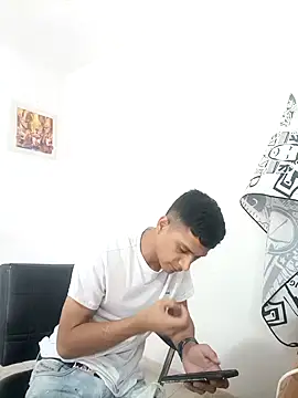 hechizo777 online show from September 23, 2025, 4:47 pm