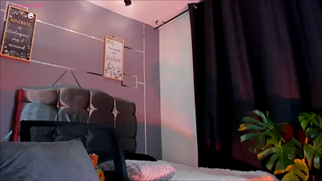 Snapshot of oliver_mr_ chatting on October 30, 2025, 9:40 am oliver mr  online show from October 30, 2025, 9:40 am