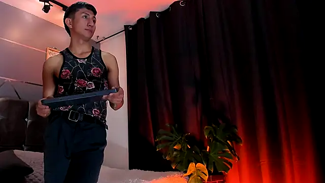 Snapshot of oliver_mr_ chatting on October 28, 2025, 9:14 pm oliver mr  online show from October 28, 2025, 9:14 pm