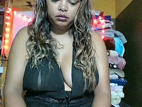 Snapshot of SEXY_METISE chatting on February 5, 2026, 1:23 am SEXY METISE online show from February 5, 2026, 1:23 am