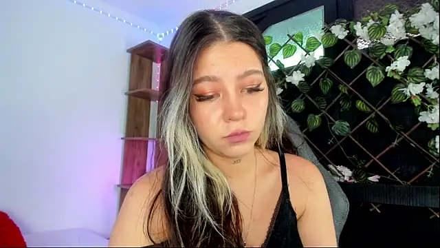  lizzy keen online show from September 12, 2025, 7:35 pm