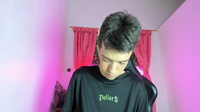 Snapshot of dylan_202520_ chatting on October 11, 2025, 11:33 am dylan 202520 online show from October 11, 2025, 11:33 am