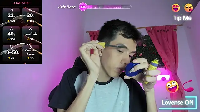 Snapshot of dylan_202520_ chatting on October 10, 2025, 11:11 am dylan 202520 online show from October 10, 2025, 11:11 am