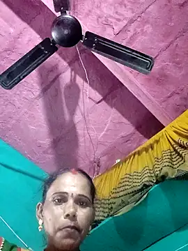 Snapshot of Pooja750 chatting on October 25, 2025, 9:41 am Pooja750 online show from October 25, 2025, 9:41 am