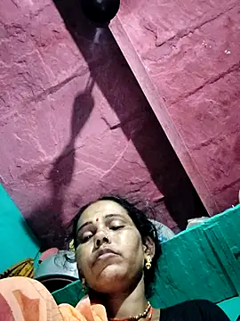 Snapshot of Pooja750 chatting on September 21, 2025, 8:36 pm Pooja750 online show from September 21, 2025, 8:36 pm