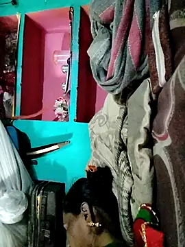 Snapshot of Pooja750 chatting on October 8, 2025, 6:04 am Pooja750 online show from October 8, 2025, 6:04 am