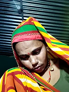 Snapshot of Pooja750 chatting on September 20, 2025, 5:40 pm Pooja750 online show from September 20, 2025, 5:40 pm