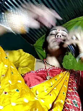 Snapshot of Pooja750 chatting on September 28, 2025, 2:13 pm Pooja750 online show from September 28, 2025, 2:13 pm