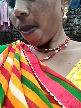 Snapshot of Pooja750 chatting on September 22, 2025, 12:44 pm Pooja750 online show from September 22, 2025, 12:44 pm