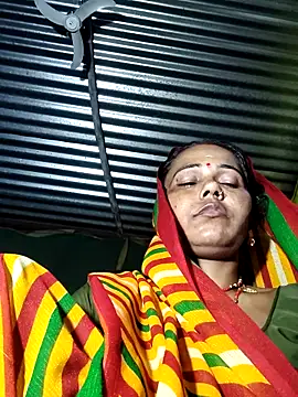 Snapshot of Pooja750 chatting on September 18, 2025, 8:12 pm Pooja750 online show from September 18, 2025, 8:12 pm