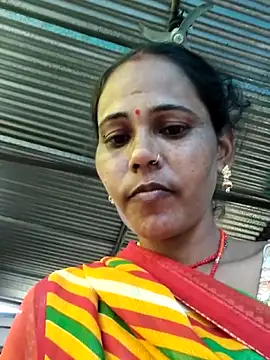 Snapshot of Pooja750 chatting on October 2, 2025, 1:20 am Pooja750 online show from October 2, 2025, 1:20 am