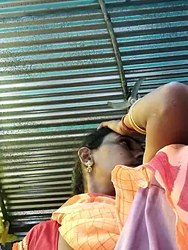 Snapshot of Pooja750 chatting on October 1, 2025, 3:22 am Pooja750 online show from October 1, 2025, 3:22 am