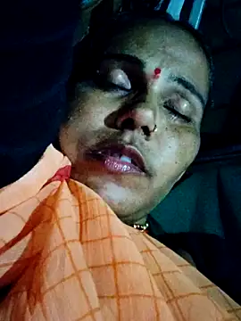 Snapshot of Pooja750 chatting on September 19, 2025, 2:10 pm Pooja750 online show from September 19, 2025, 2:10 pm