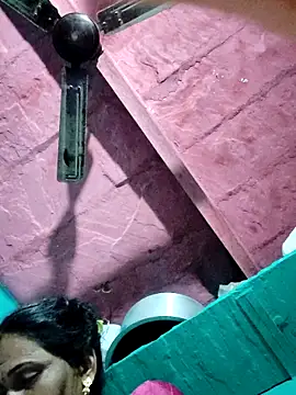 Snapshot of Pooja750 chatting on October 12, 2025, 7:59 pm Pooja750 online show from October 12, 2025, 7:59 pm