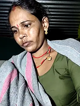 Snapshot of Pooja750 chatting on October 3, 2025, 7:59 pm Pooja750 online show from October 3, 2025, 7:59 pm